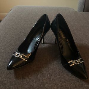 White House Black Market 7.5M Black Pumps